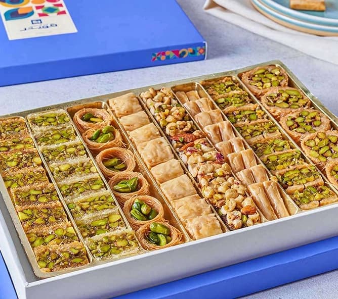 علبة حلويات شرقية حلبى صغيرة