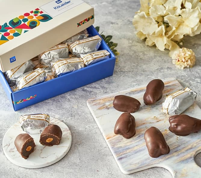 Chocolate With Dates & Almonds
