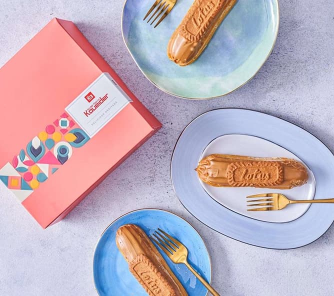 Eclair With Lotus